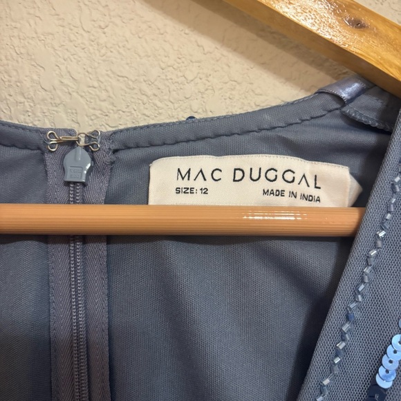 MAC DUGGAL Beaded Striping Kimono Sleeve V Neck Dress - Picture 13 of 14